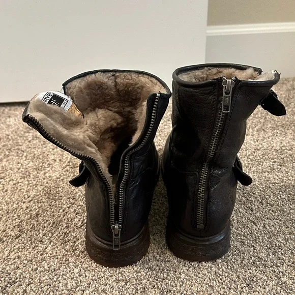 Frye women’s leather boots with faux fur lining. - Picture 4 of 9
